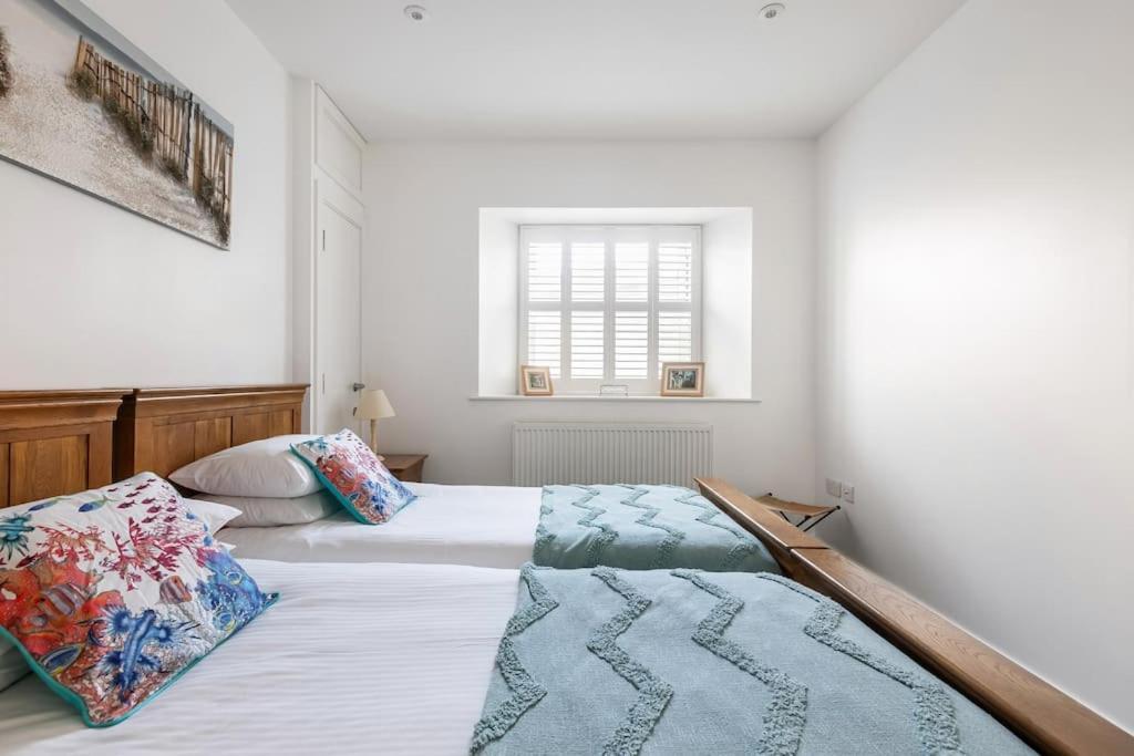 Porthminster View Luxury Sea Views Balcony, Parking, Pool, & Gym Apartment St Ives