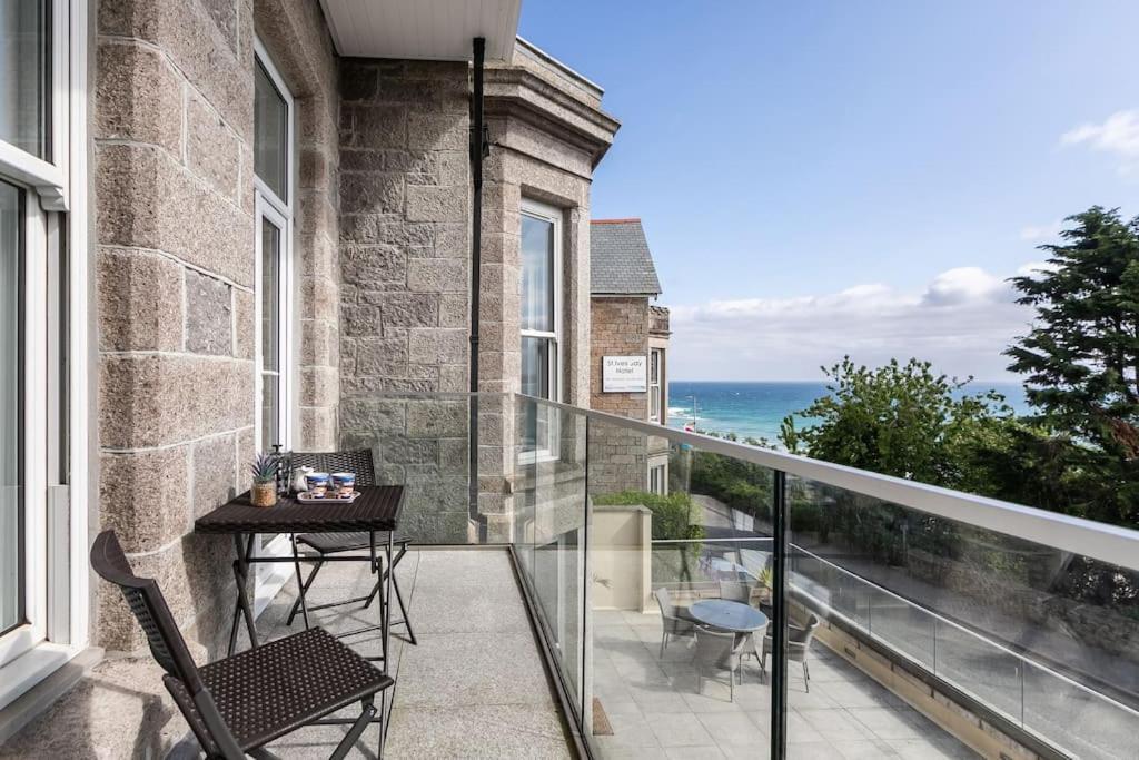 Porthminster View Luxury Sea Views Balcony, Parking, Pool, & Gym