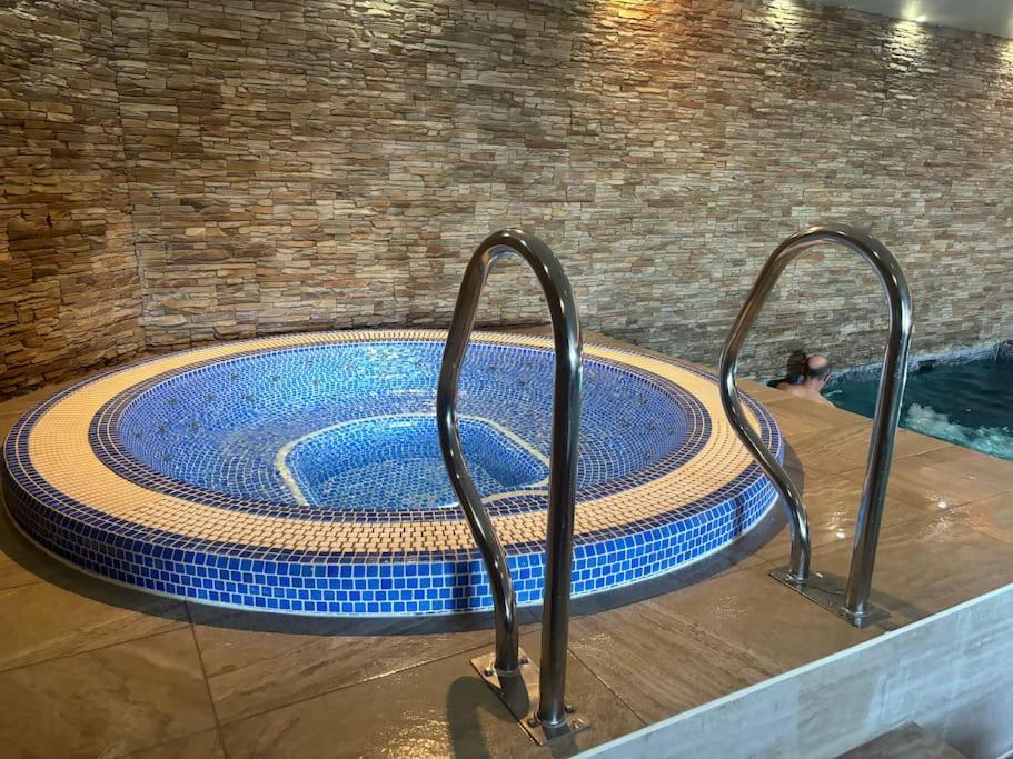 Apartment Porthminster View Luxury Sea Views Balcony, Parking, Pool, & Gym St Ives