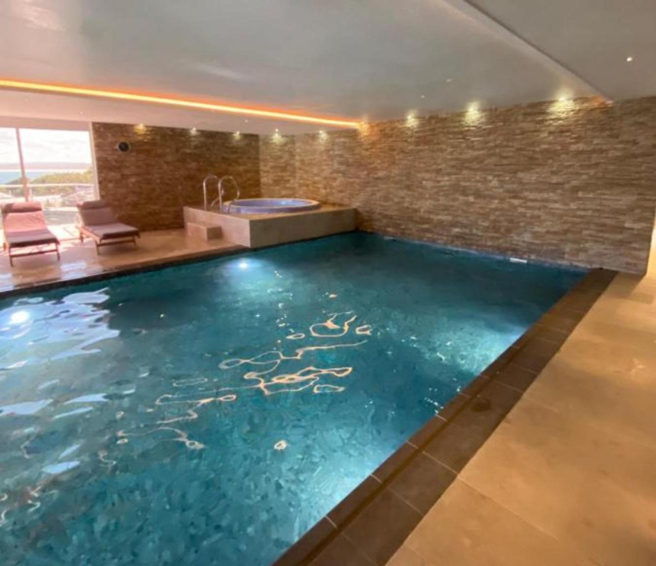 Porthminster View Luxury Sea Views Balcony, Parking, Pool, & Gym *